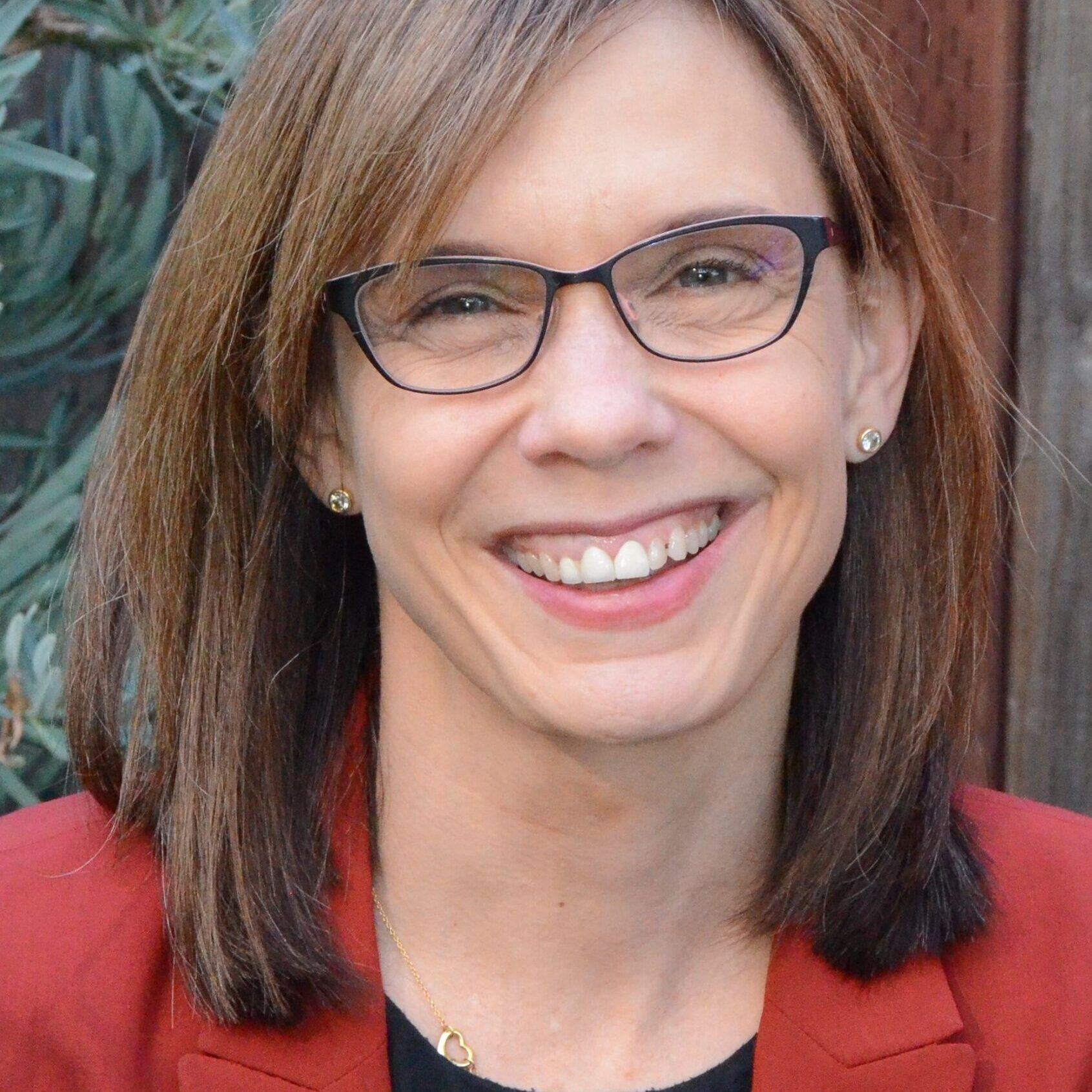 Ellen Headshot